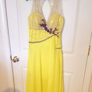 Formal yellow hi-low dress